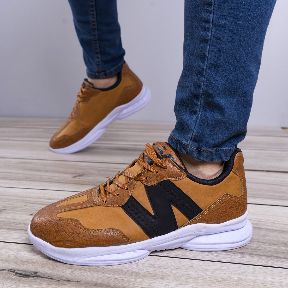 کفش مردانه عسلی مدل Romik