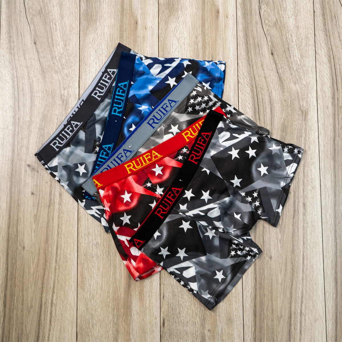 شورت نیم پا قرمز(T) مدل RFR(T)