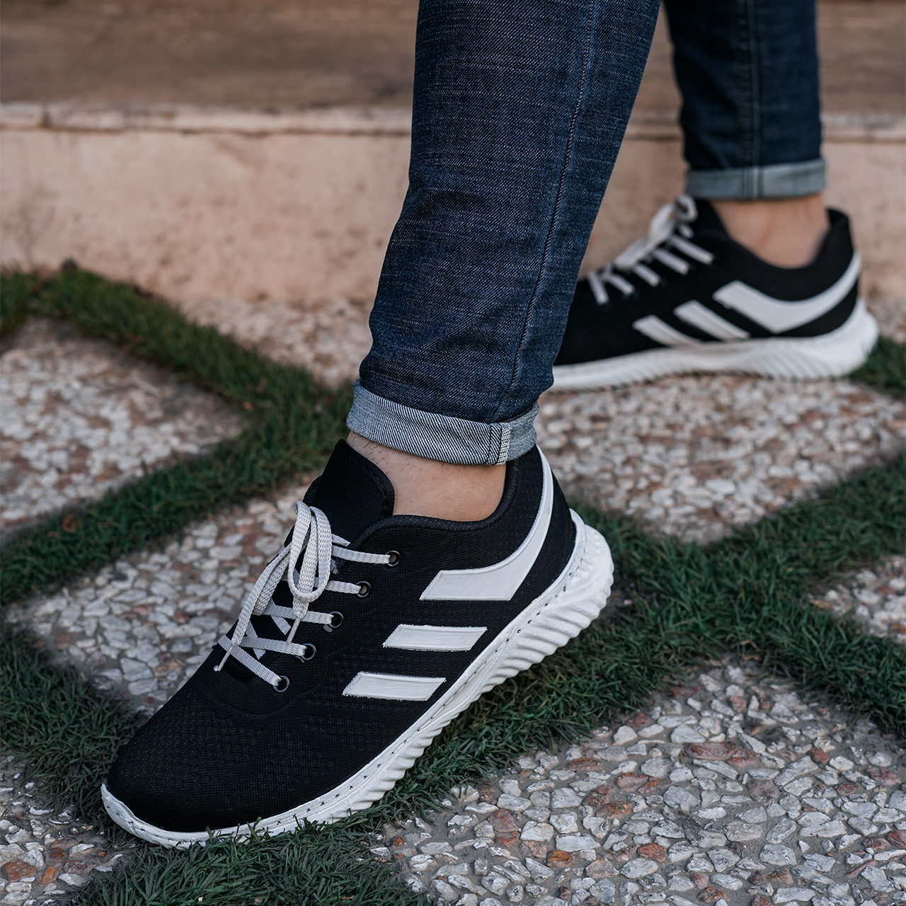 کفش ورزشی آدیداس(T) مشکی زیره سفید مردانه مدل batin