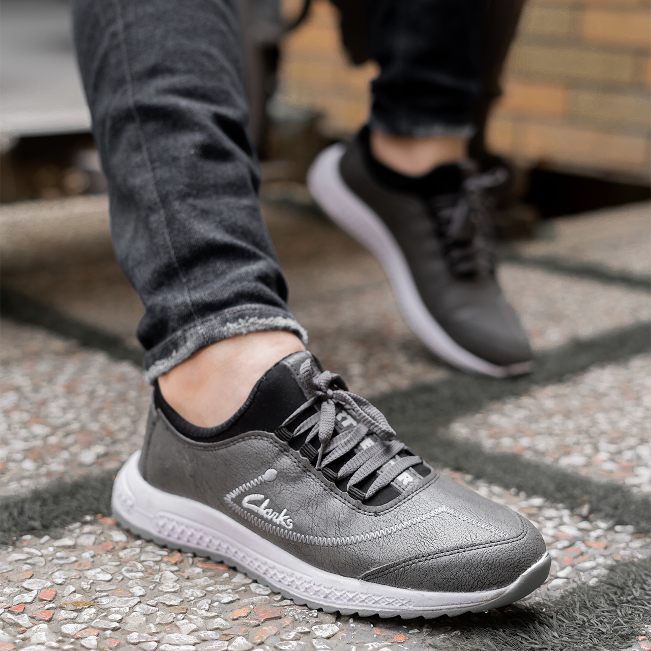 کفش clarks طوسی مردانه مدل faryan