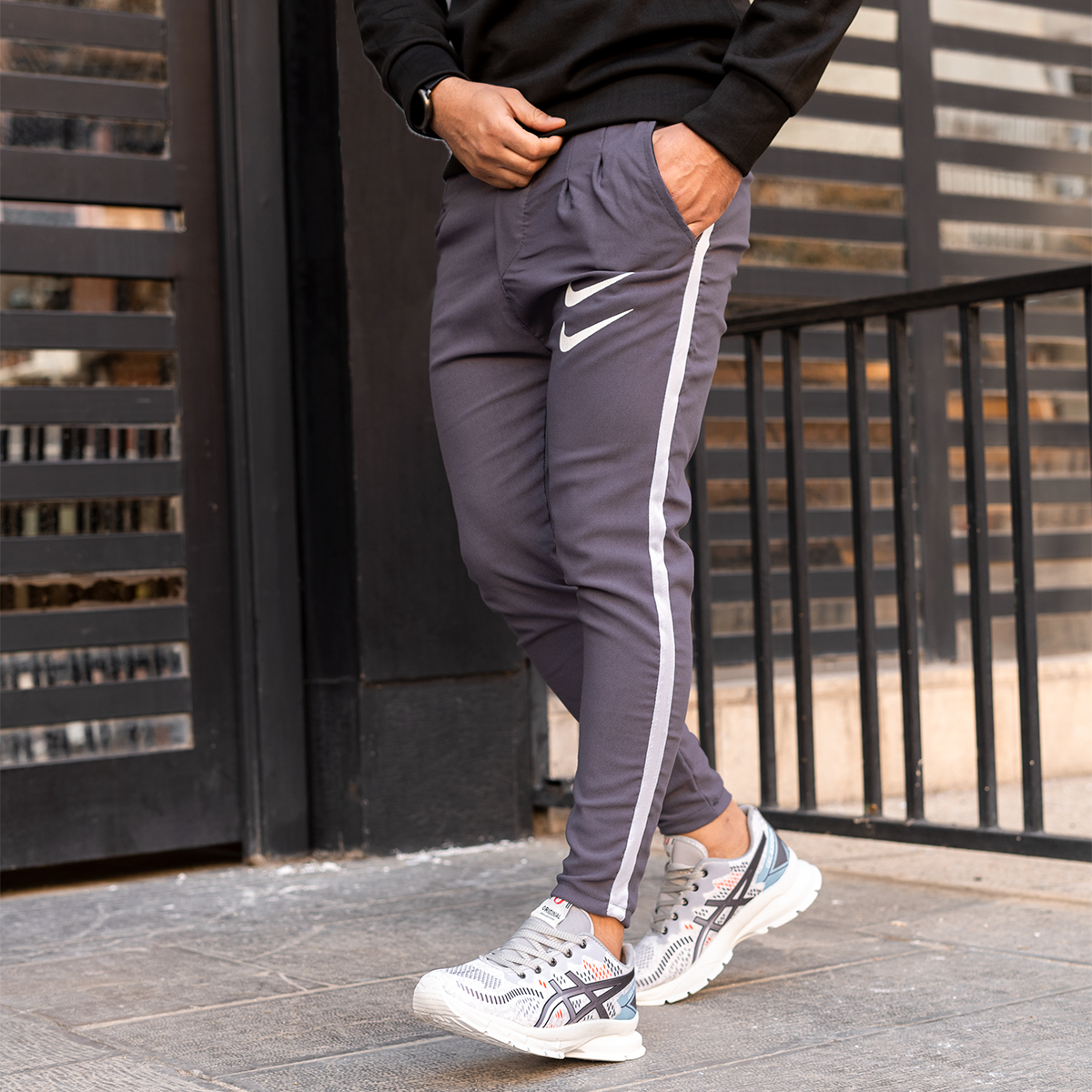 اسلش دو نایک خط دار مردانه طوسی مدلTimon