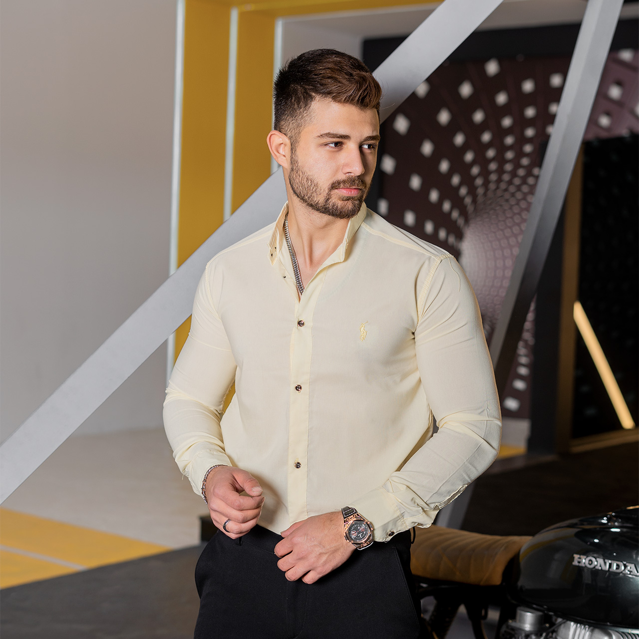 پیراهن مردانه زرد مدل VQ