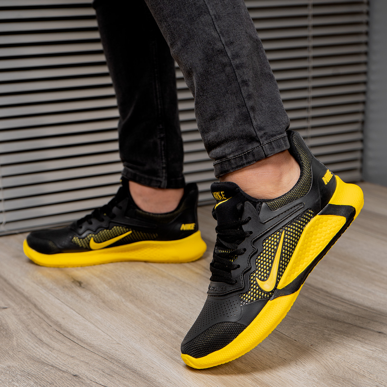 کفش ورزشی نایک مشکی زرد مردانه مدل alpha