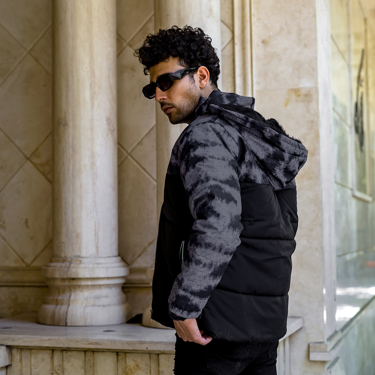 کاپشن ابرو بادی دورنگ مشکی-طوسی مردانه مدل Daryosh