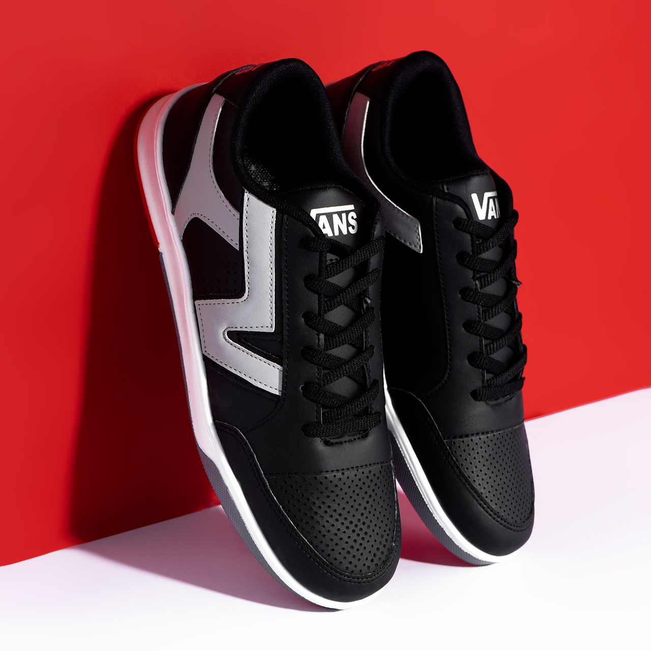 کفش تخت مردانه مشکی طوسی مدل Weto