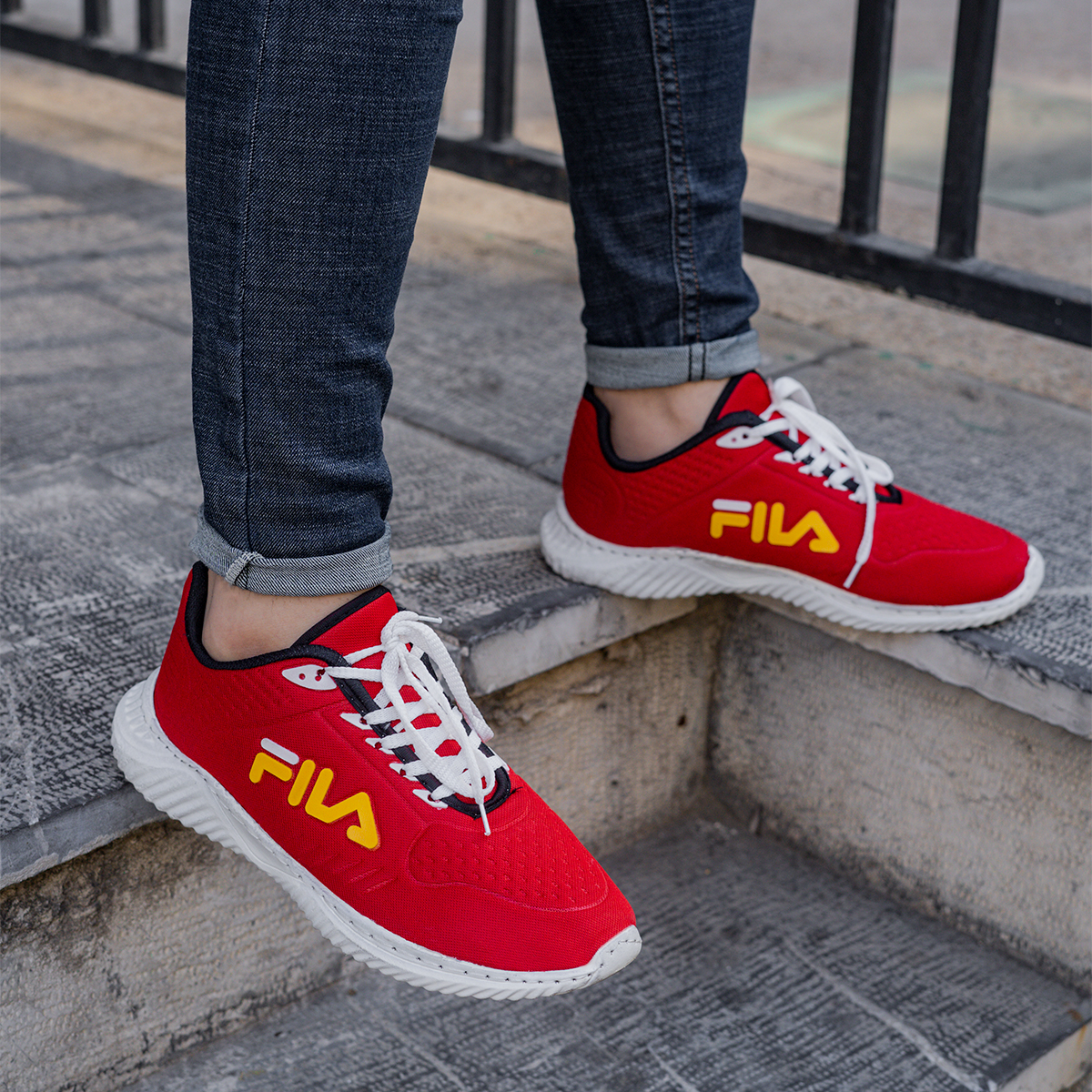 کفش ورزشی فیلا قرمز مردانه مدلFanio