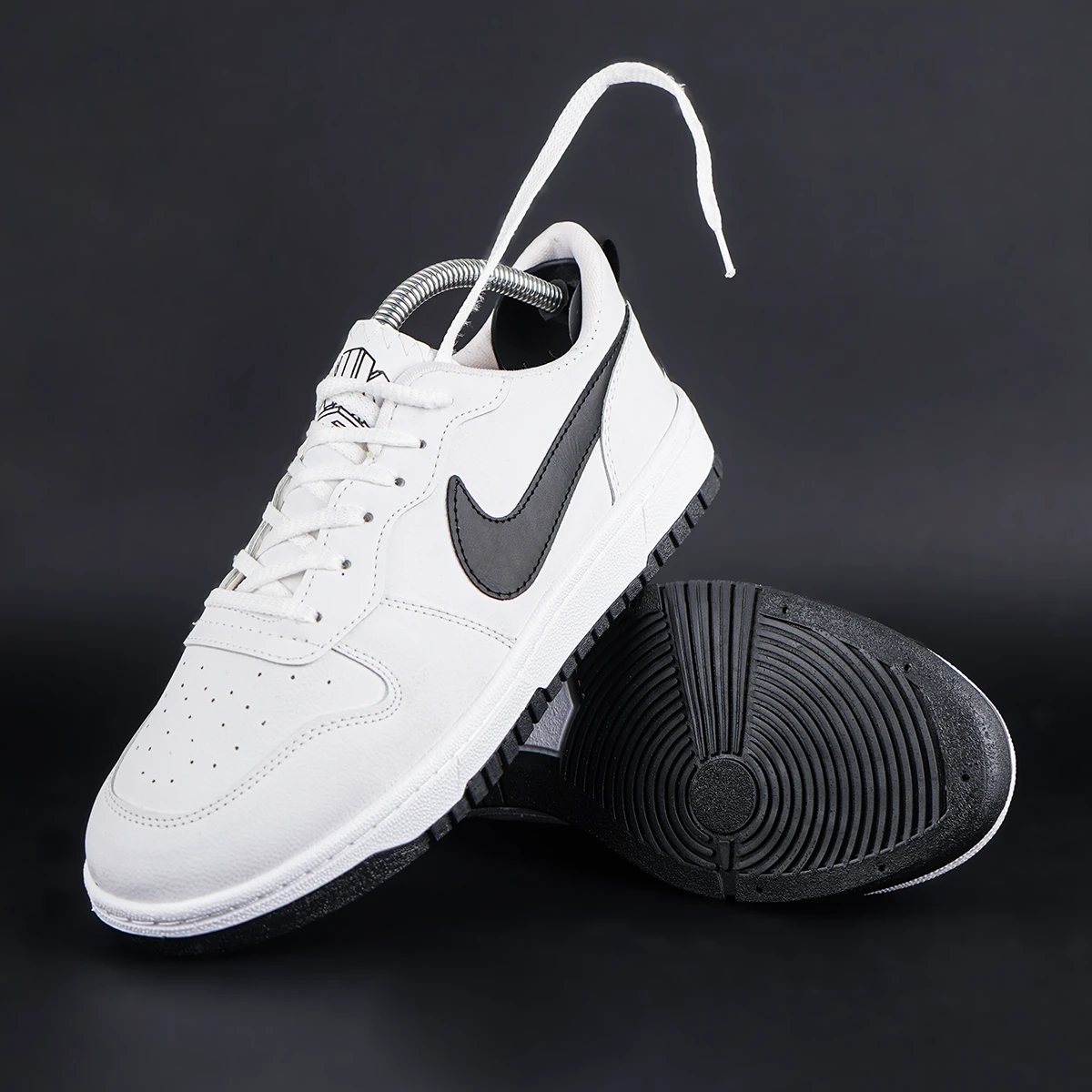 کفش اسپرت سفید مشکی مردانه Nike مدل SB Dunk