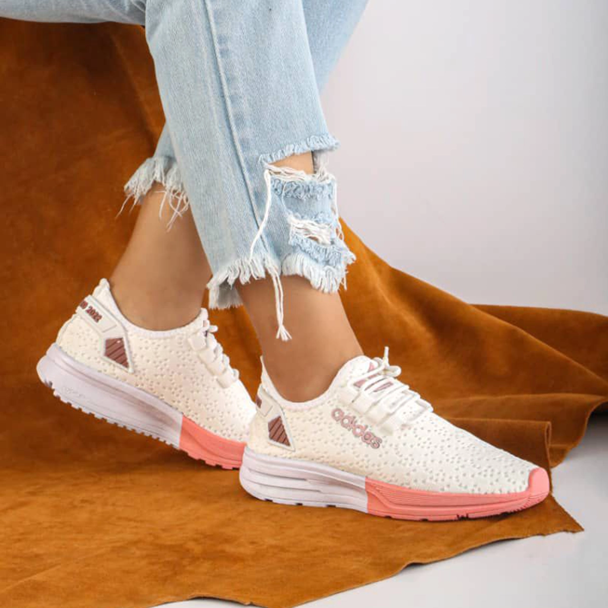 کفش ورزشی زنانه سفید صورتی مدل Rima