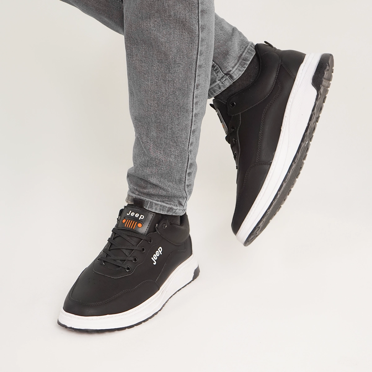 کفش اسپرت مردانه مشکی مدل jeep