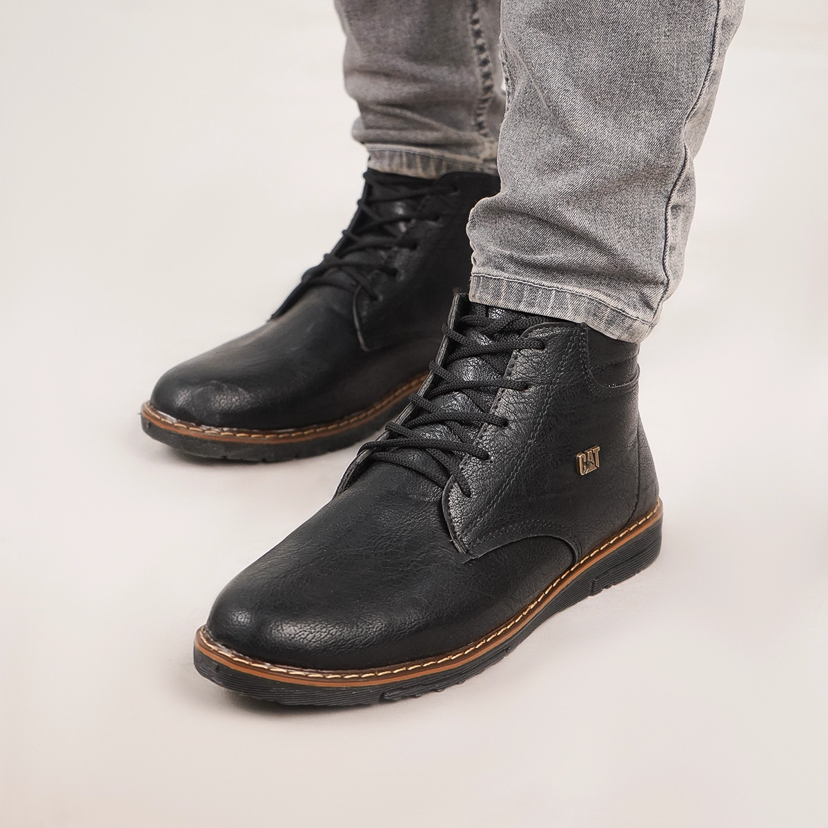 نیم بوت cat سوگو مشکی مردانه مدل keyvan